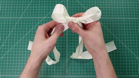 How to tie a perfect Hermes Ribbon Bow/ Hermes Ribbon Bow .